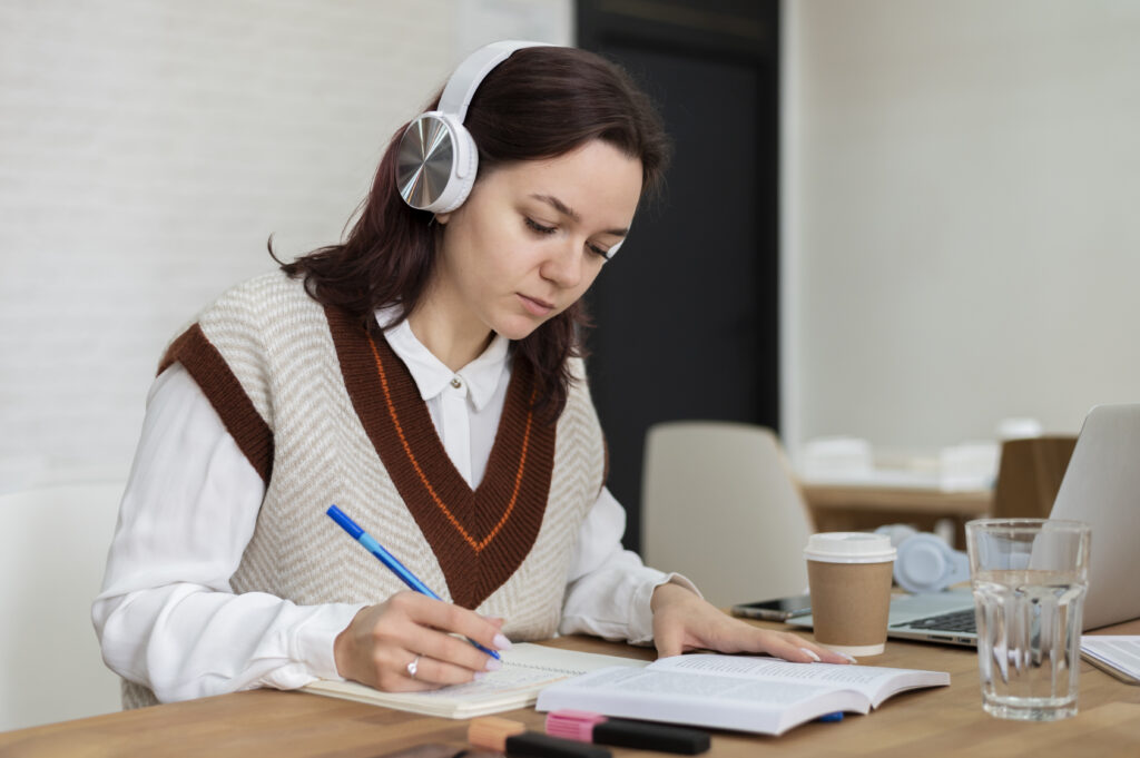 cómo subir mi nivel de inglés con listening